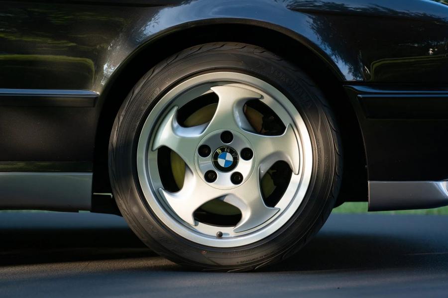 Колеса BMW M5 Touring (E34) 1992 года  (EU) (фото 42 из 94)